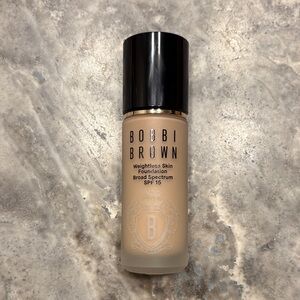 Bobbi Brown Weightless Skin Foundation SPF 15 - N 012 Porcelain